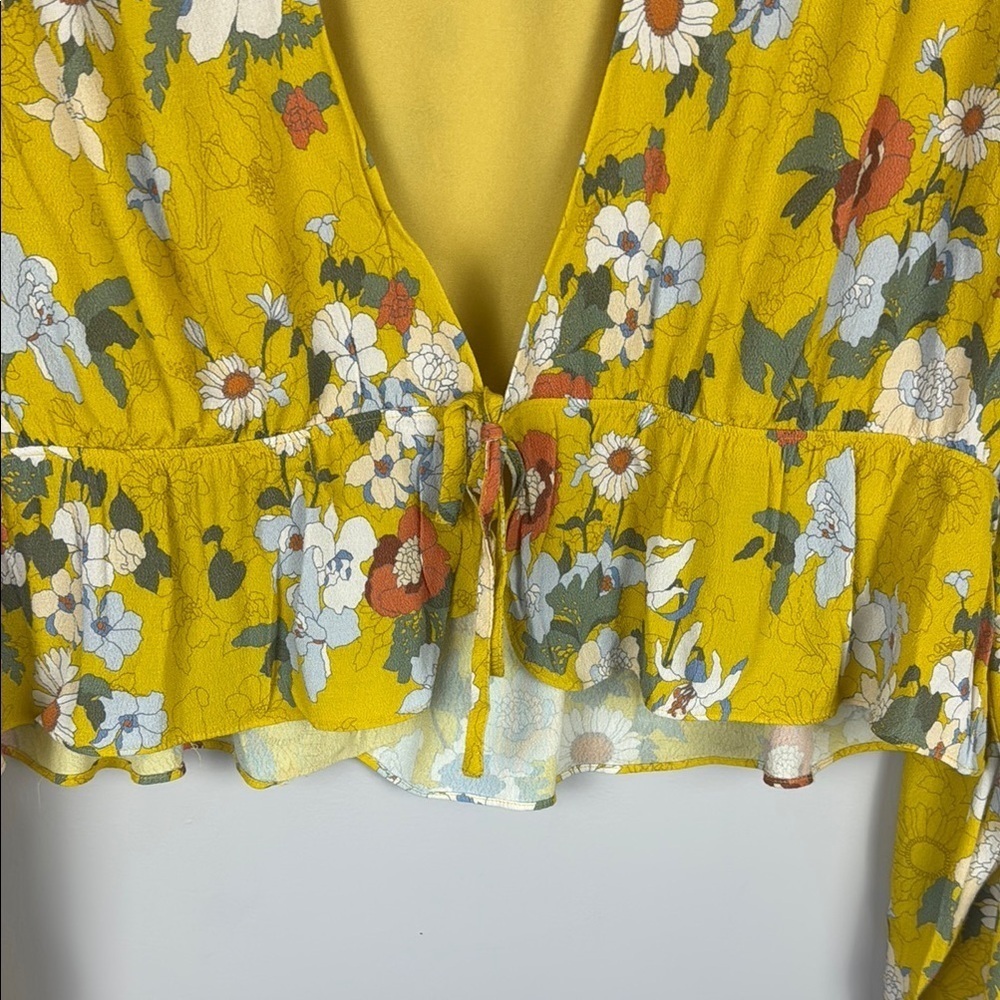 Sunday Best Cropped Yellow Floral Long Sleeve Tie Front Blouse Size 1X - Picture 6 of 9